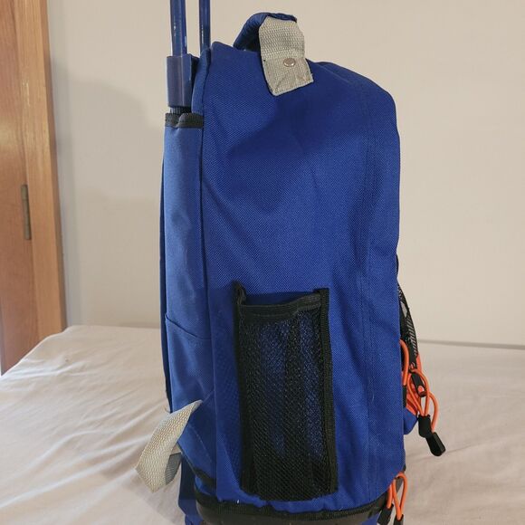 RUgged Kids! Back Pack/lugguage On Wheels 19"x13"x8" - Picture 4 of 14